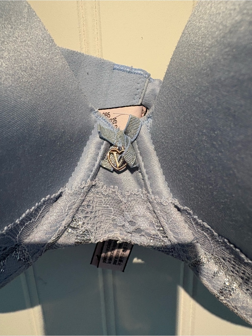 Victoria's Secret Light Blue 38DD (E) Underwire Bra with Lace Trim - Picture 2 of 9